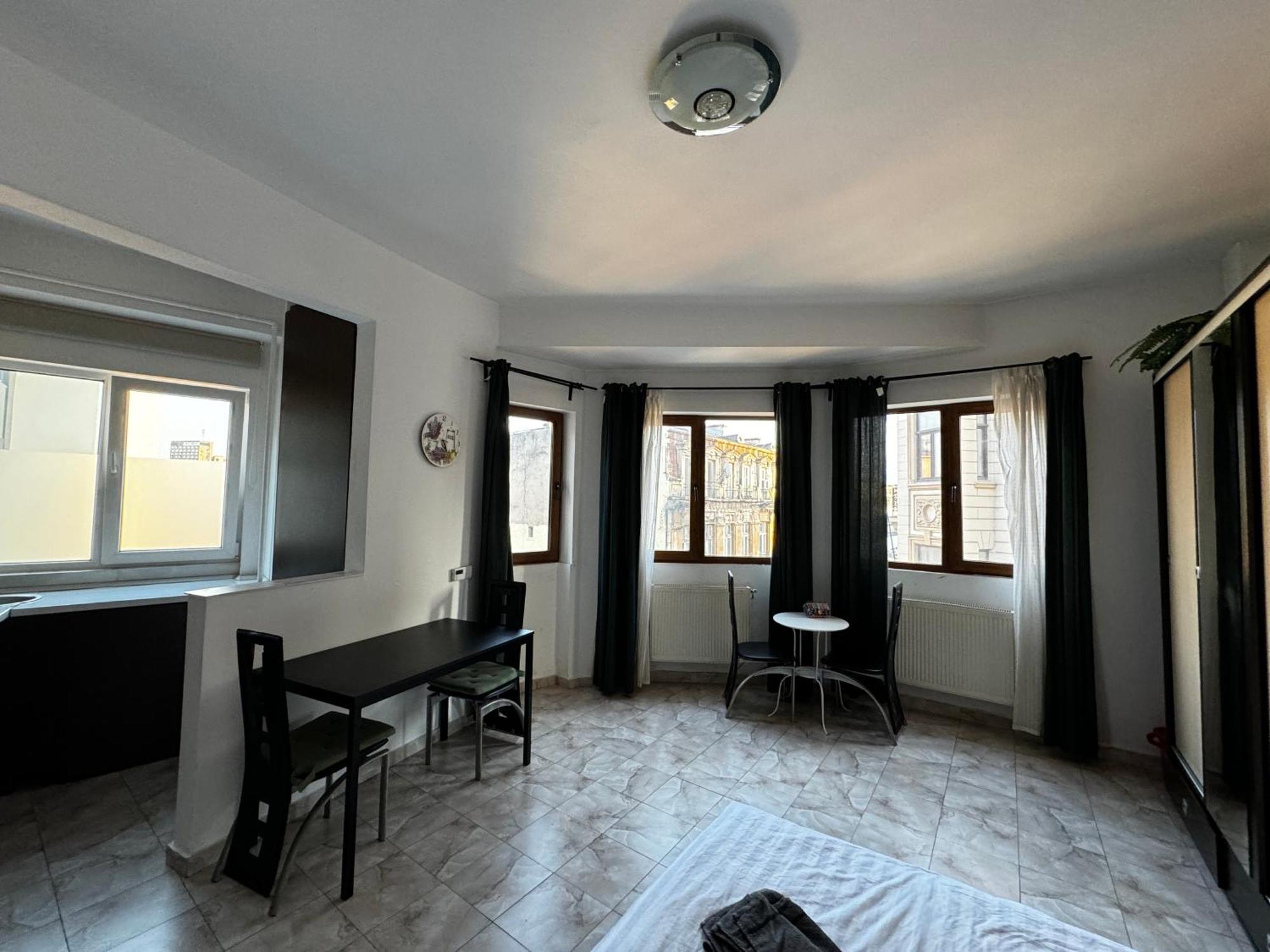 Old Town Studios By Chr Luxury Property Bucarest Extérieur photo